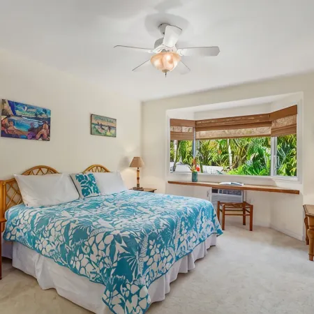 Kauai Paradise: oceanview 2-bedroom condo with AC and private lanai