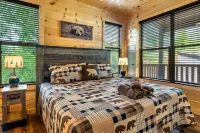 Treetop Luxury Close to it All! Fun for All Ages - Timber Ridge - Alppimaja