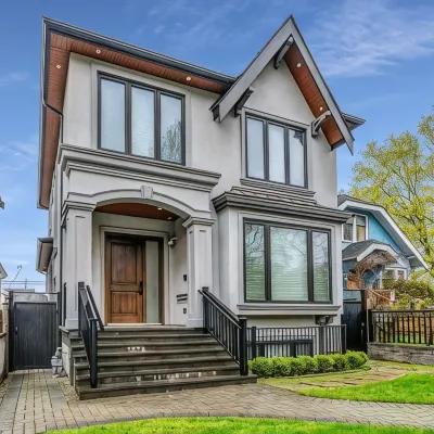 Modern 2BR 2BA by UBC | AC, Prkg, Transit, Pvt Ent Hotels near Jericho Beach