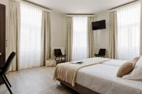 Hotel Corner House by WP Hotels - 3-Star