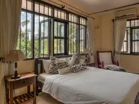 Bahari Dhow Beach Villas - parking