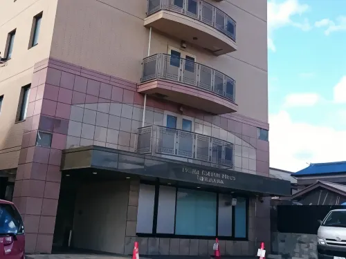 Hotel Crown Hills Toyokawa - parkir
