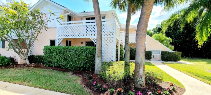 POSHPADZ Presents Coco Villa -2 Patios-Ground Floor-Walk to Jupiter Beach Hotele w: Jupiter