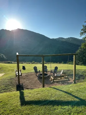 Guest house~ HOT TUB ~Breathtaking mountain views near Hatley Point - Vuoristonäköala