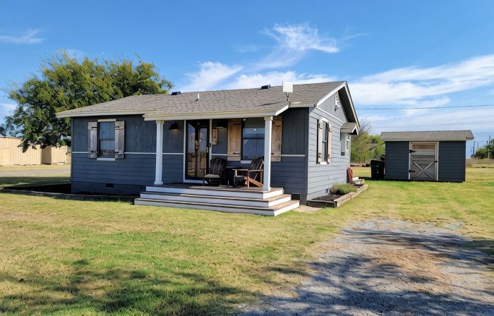 Gorgeous Two Bedroom Modern Farmhouse Cottage