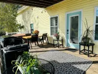 Large Bourbon Trail Vintage Farmhouse – Hot Tub, Gift Shop, Golf Range & Animals - 3-Star