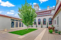 Clocktower Suites - parking