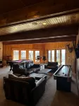 Cozy Mountain Cabin Getaway - Homestays