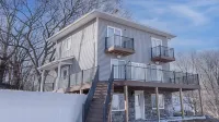 Quaint house on the bluffs overlooking the  scenic Missouri River. - Wi-Fi