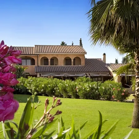 Tranquil Lantana Resort Hotel & Apartments 1 Bedroom Room Apartment Sleeps 5
