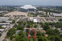 Fully Renovated 3 Bed/3Bath House 1 1/2 Blocks from AT&T Stadium - 4つ星