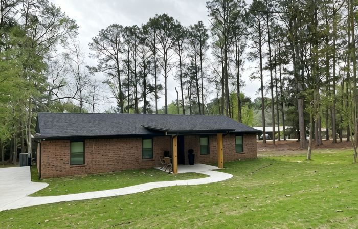 Sam Rayburn Stunner (South End) - Fully Remodeled, Water View, and Water Access