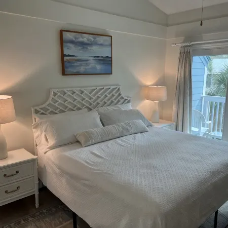 Family-Friendly Townhome with Resort Amenities Included - 1/2 Mile to Beach