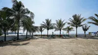 The Acacia Hotel Anyer - Beach