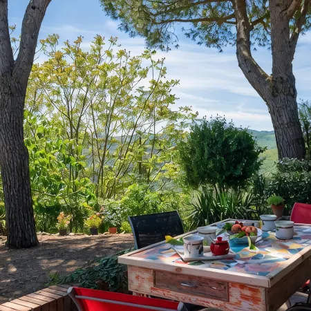 Villa in Gambassi with pool, A/C, village and restaurant at walking distance,