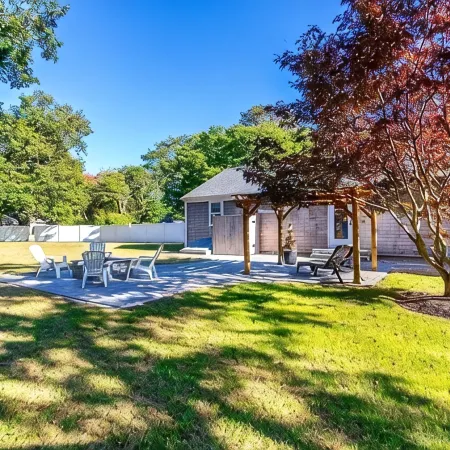Cape Diem ; All new; 1.5m to Criagville, Hyannis beach; with WiFi, AC