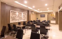 Hotel Sukajadi by Holie - WiFi