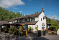 The Queen's Arms - Inns