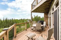 Lake Views Throughout. Next to Golf, Hiking, Biking Trails and Winery. - Boutique