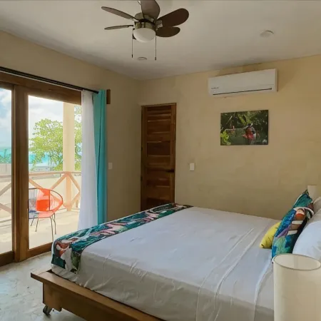 Hotel y Eco-Cabañas Azul María Bacalar