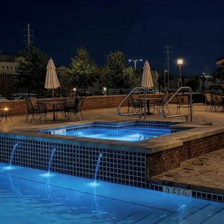 Sleeps 8 in Downtown Sandusky Minutes from Cedar Point &Sports Force