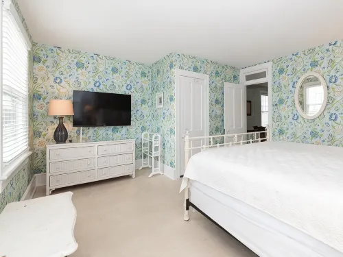 Lovely & Steps to Finest Beach. Center of Cape May.  Multi-Car Private Driveway! - 4-نجوم