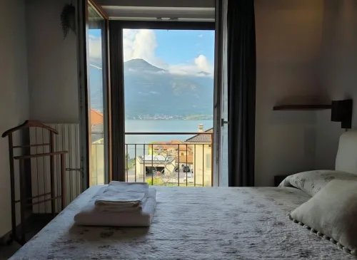 Beautiful apartment on Lake Como with private garden and lake view - Wifi