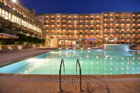 Ariti Grand Hotel - ที่มีสระว่ายน้ำ