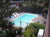 Avaleen Lodge Motor Inn - Parkering