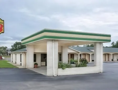 Super 8 by Wyndham Sumter