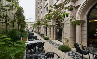 Hotel MENIPPE