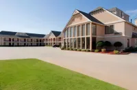 Econo Lodge Inn & Suites Hotels in Oklahoma City