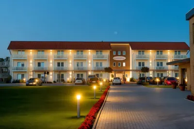 Komforthotel Butjadinger Tor Hotels in der Nähe von Ev.-luth. Kirchengemeinde Blexen