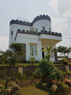Villa Castle Aira Hotel dekat Offroad jeep coban talun batu malang