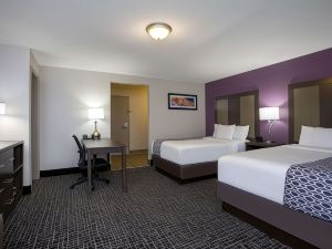 La Quinta Inn & Suites by Wyndham Roanoke Salem