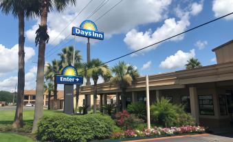 Days Inn by Wyndham Lake Charles