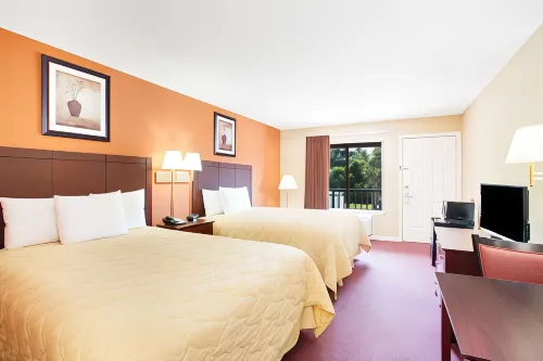 Super 8 by Wyndham Defuniak Springs Hôtels à : DeFuniak Springs