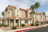 TownePlace Suites Phoenix North Отели рядом с достопримечательностью «Парк Марипоса»