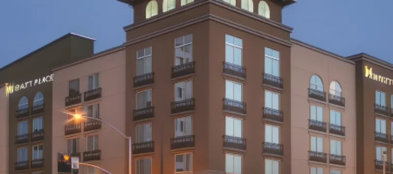 Hyatt Place Riverside Downtown