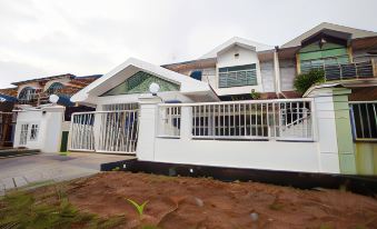 Semi Detached House High Residential Area Batu Kawa New Township 4Br by Natol Homestay-Sydney