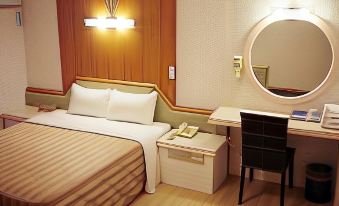Green Yard Business Hotel