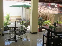 Homestay Anggrek Hotels in South Tarogong