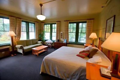 McMenamins Edgefield Hotels in Gresham