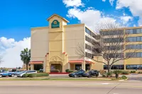 라 퀸타 인 & 스위트 뉴올리언스 에어포트