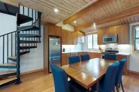 Sockeye by AvantStay Modern 2 Br Condo w Access to Northstar Resort Community Hotels near Our Lady of the Lake Catholic Church