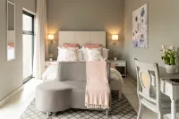 2 on Lismore Guesthouse Hotels in Lakeside