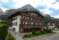 Hotel Dolomiti Ξενοδοχεία στην πόλη 
