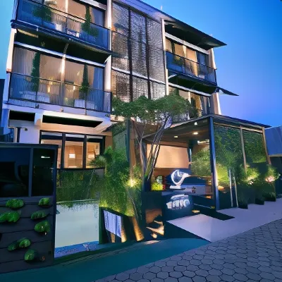 S7 Suites Gandaria Hotels near Pasar Taman Puring