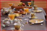 Parc de Biodiversité le Castel - Maison d'hôtes & Table Bio Hotels in Neyron