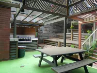 Adina Place Motel Apartments Hotel dekat Jam Kota
